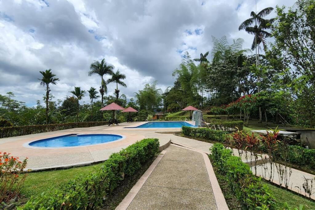 Casa De Campo Con Piscina, Canchas, Cascada Y Piscina Natural Pedro Vicente Maldonado Exterior foto